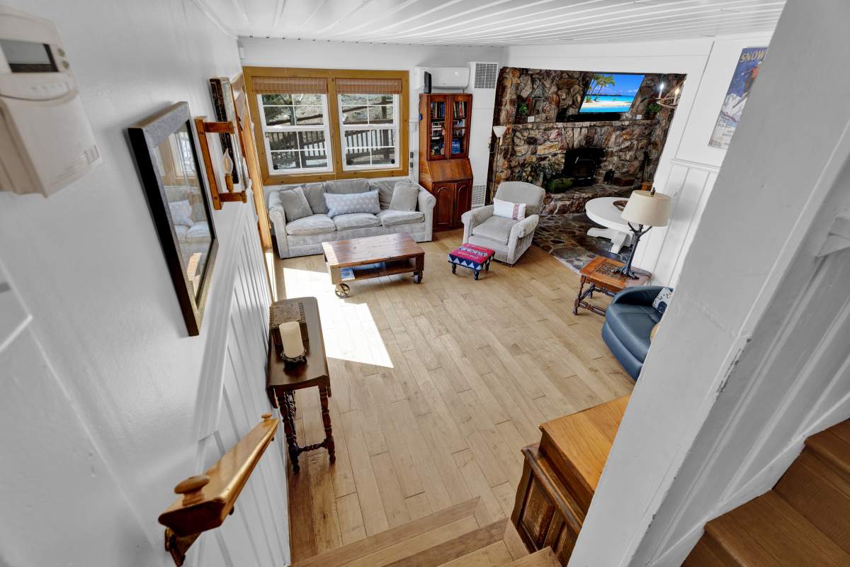 39609 Lake Dr 39609 Lake Dr