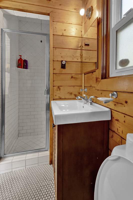 39609 Lake Dr 39609 Lake Dr