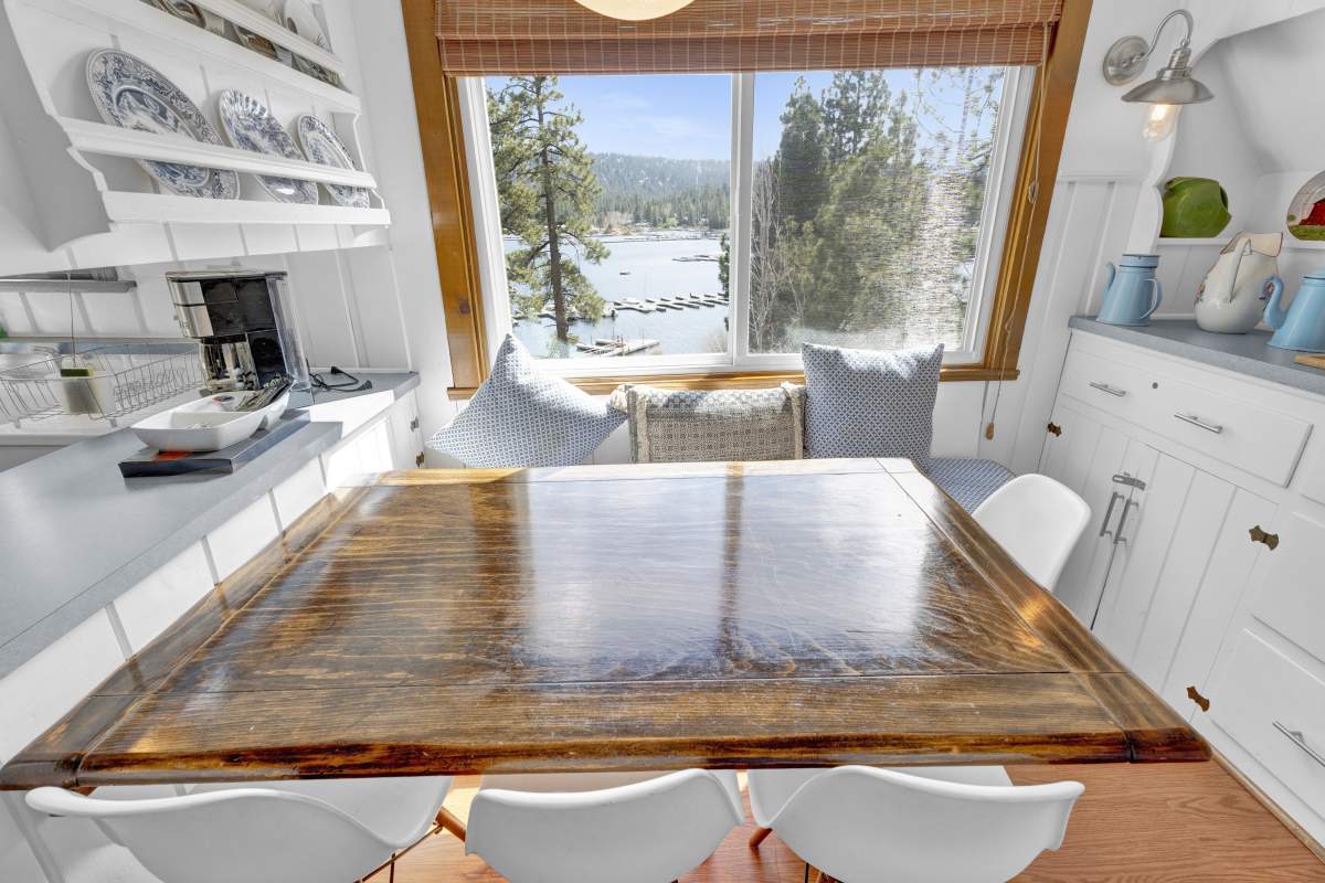 39609 Lake Dr 39609 Lake Dr