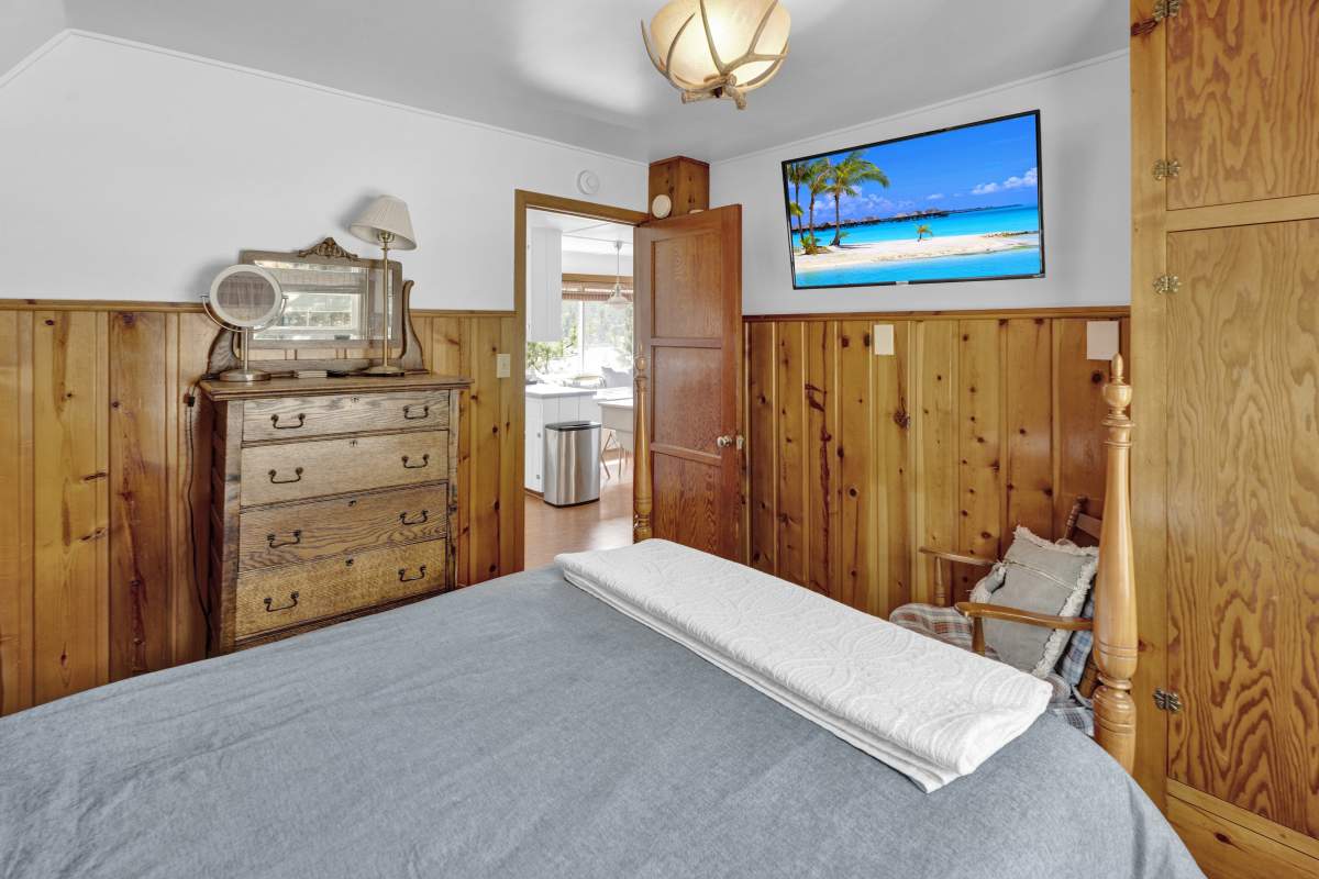 39609 Lake Dr 39609 Lake Dr