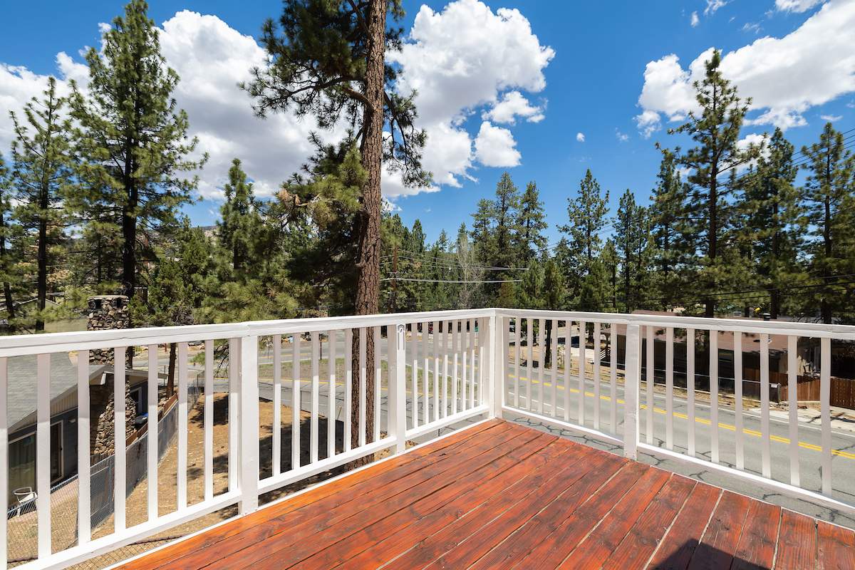 105 Greenspot Blvd 105 Greenspot Blvd