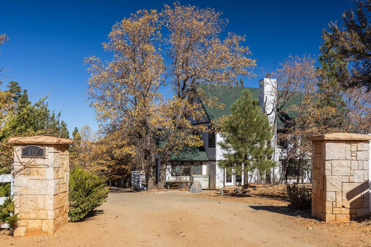 815 Needle Ln 815 Needle Ln