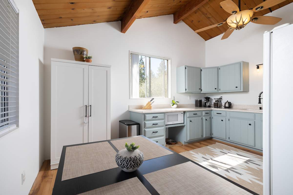 355 Mullins Dr 355 Mullins Dr