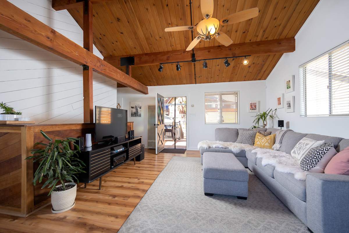 355 Mullins Dr 355 Mullins Dr