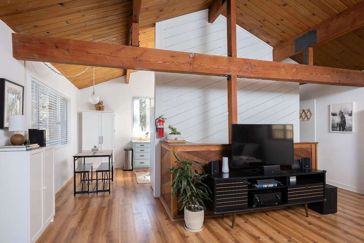 355 Mullins Dr 355 Mullins Dr