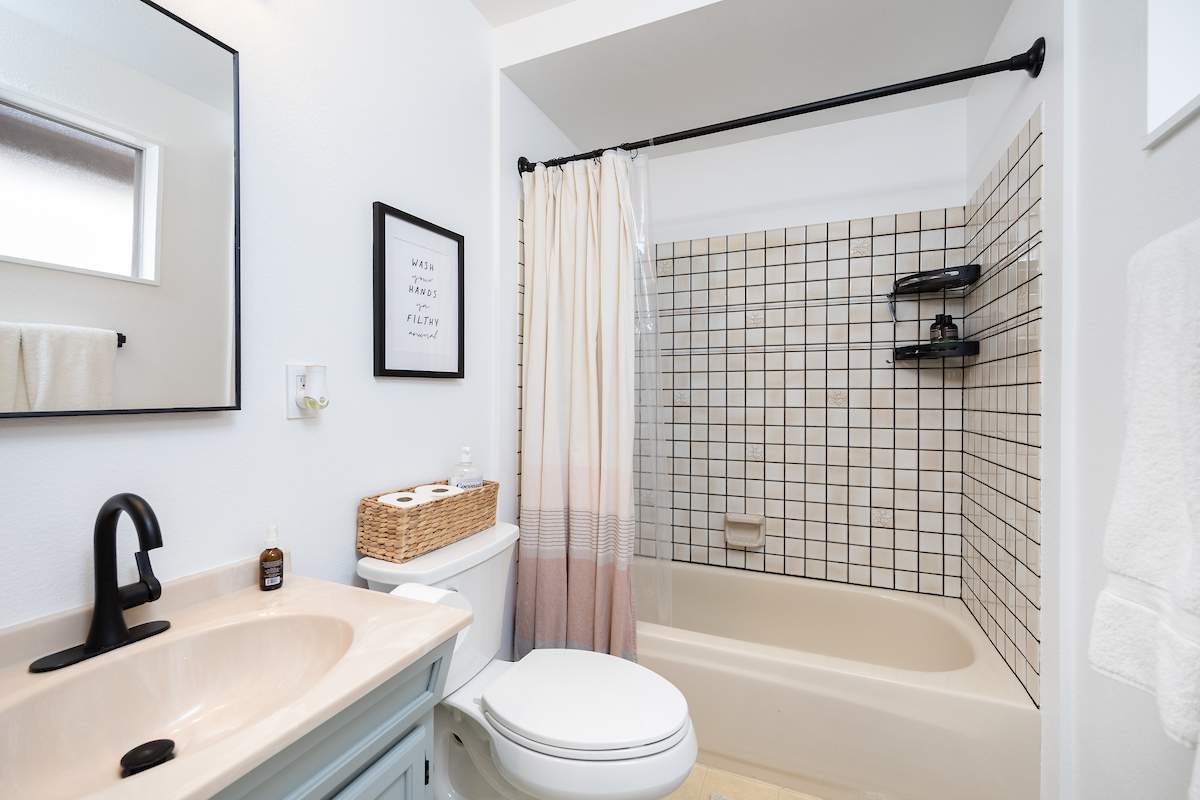 355 Mullins Dr 355 Mullins Dr