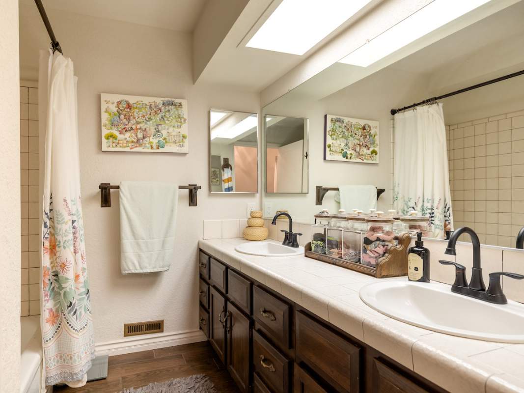 368 Olympic Dr 368 Olympic Dr