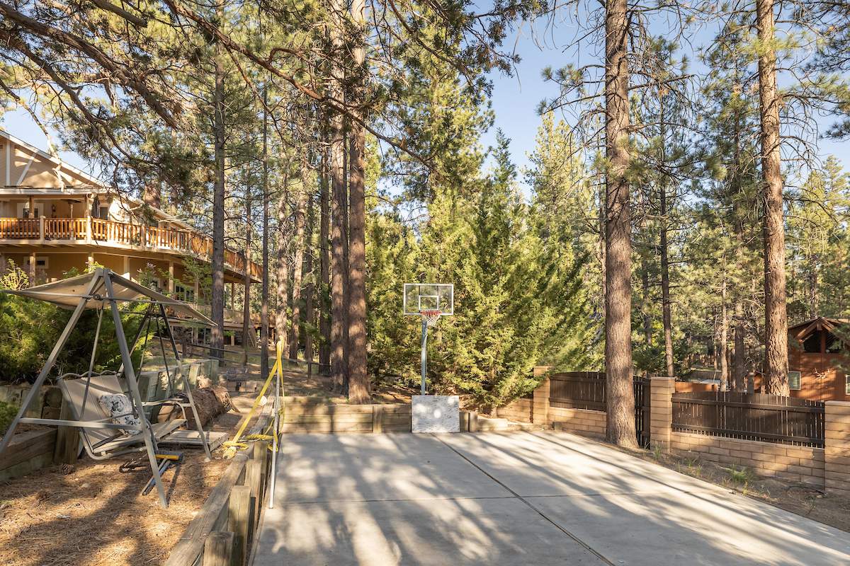 368 Olympic Dr 368 Olympic Dr