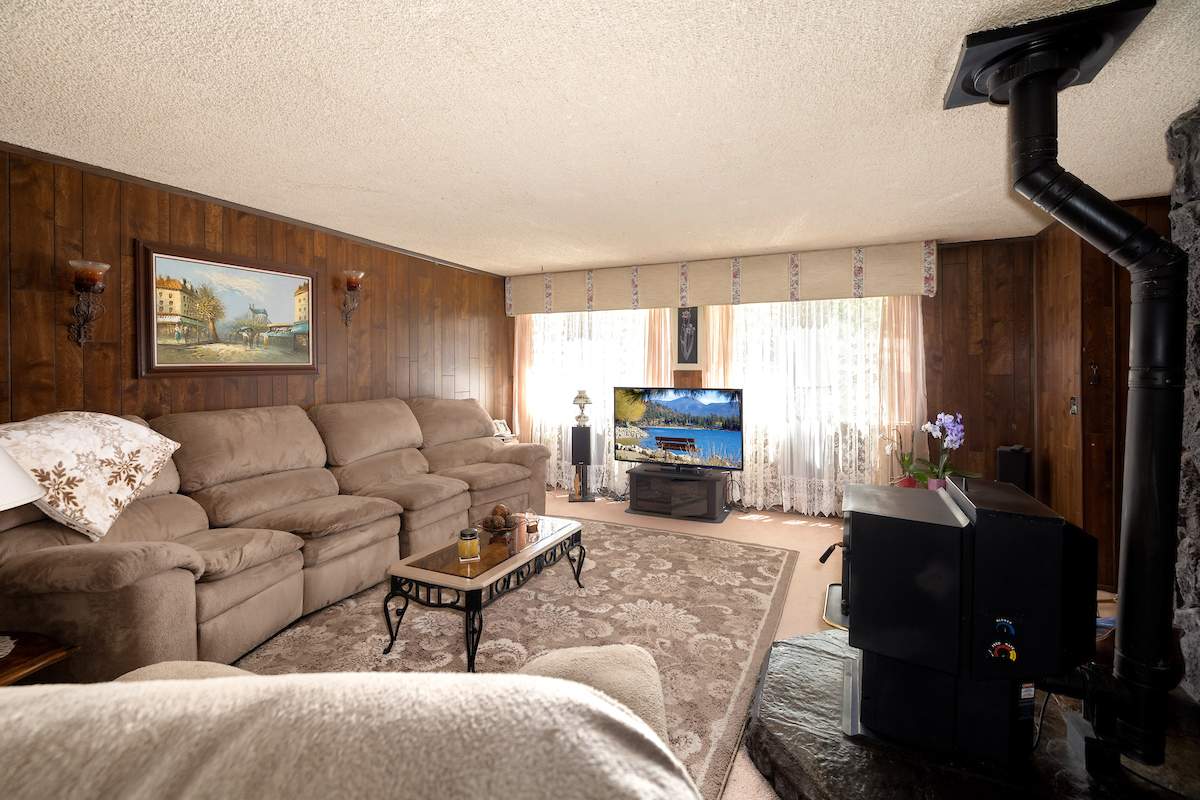 426 Holmes Ln 426 Holmes Ln