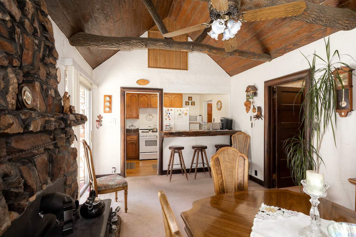 426 Holmes Ln 426 Holmes Ln