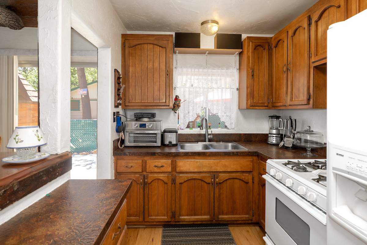 426 Holmes Ln 426 Holmes Ln