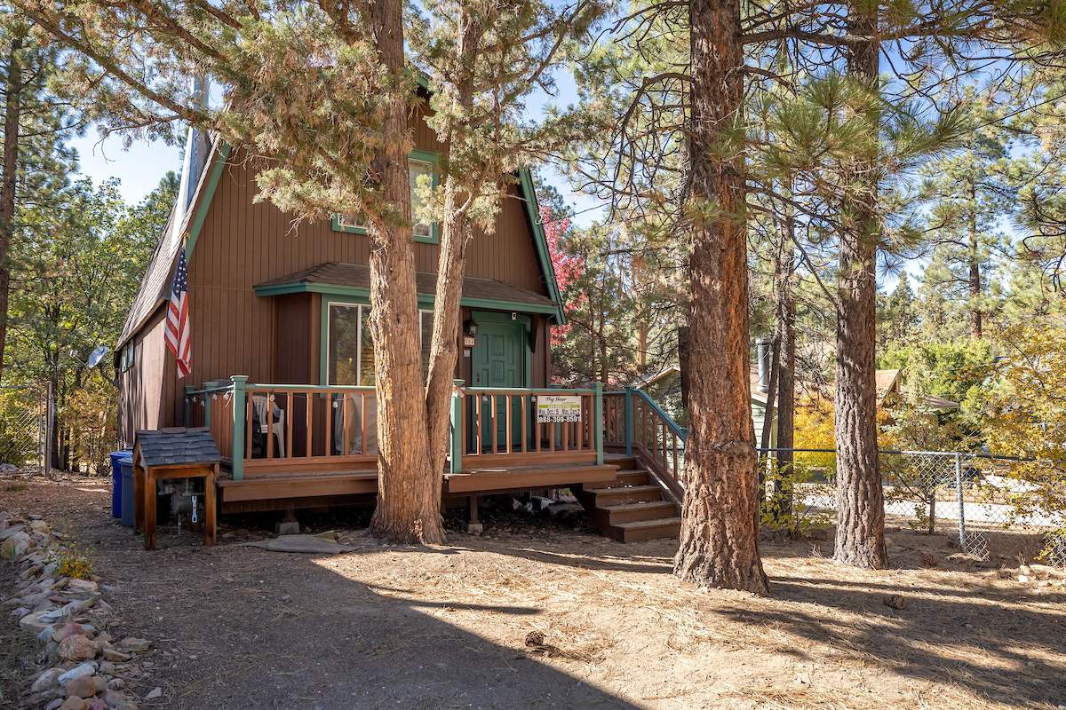 564 Cedar Ln 564 Cedar Ln