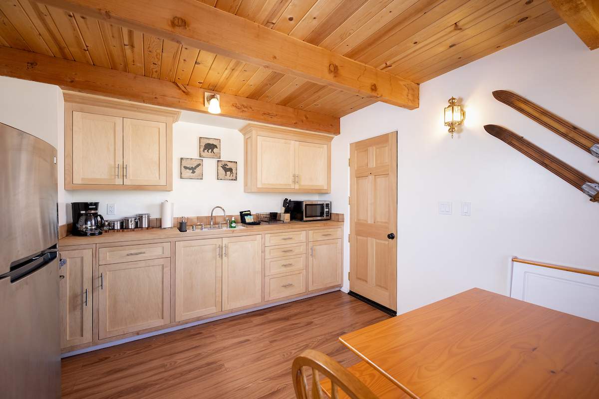 564 Cedar Ln 564 Cedar Ln