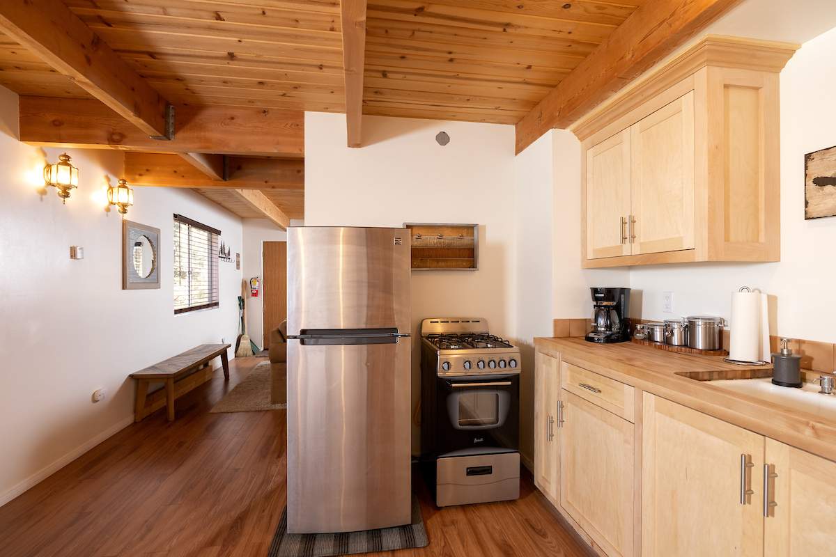 564 Cedar Ln 564 Cedar Ln