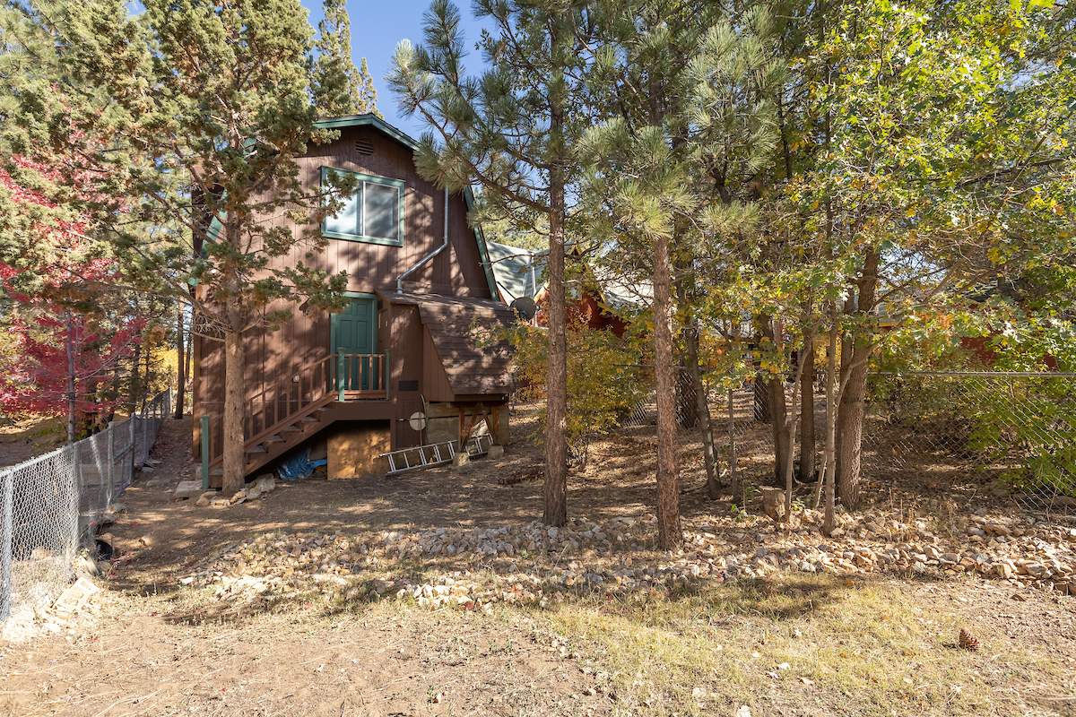 564 Cedar Ln 564 Cedar Ln