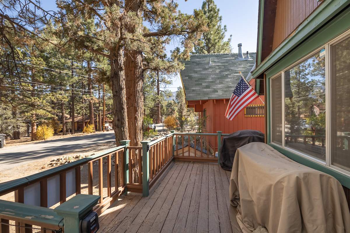 564 Cedar Ln 564 Cedar Ln