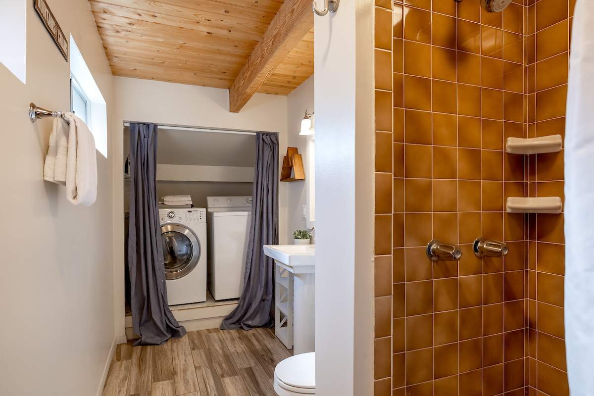 564 Cedar Ln 564 Cedar Ln