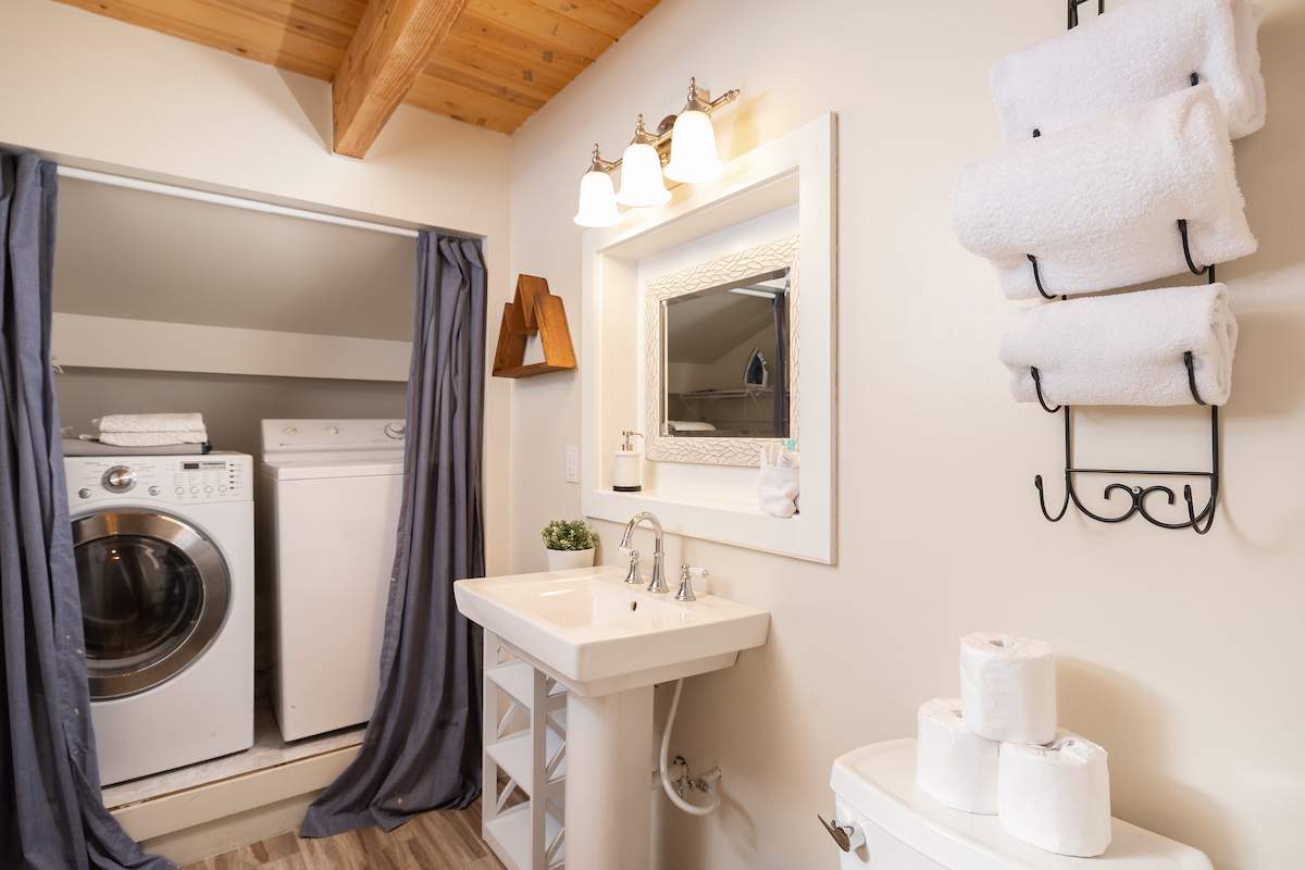 564 Cedar Ln 564 Cedar Ln