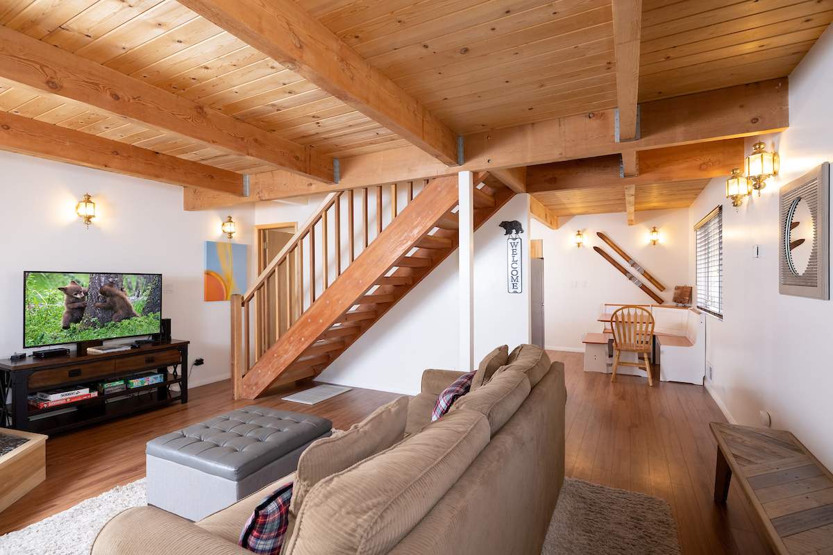 564 Cedar Ln 564 Cedar Ln