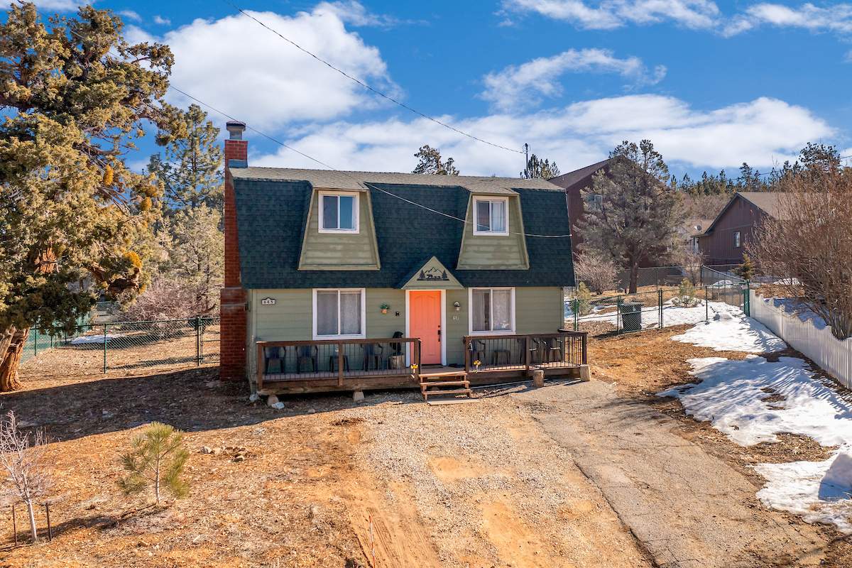 645 Villa Grove Ave 645 Villa Grove Ave