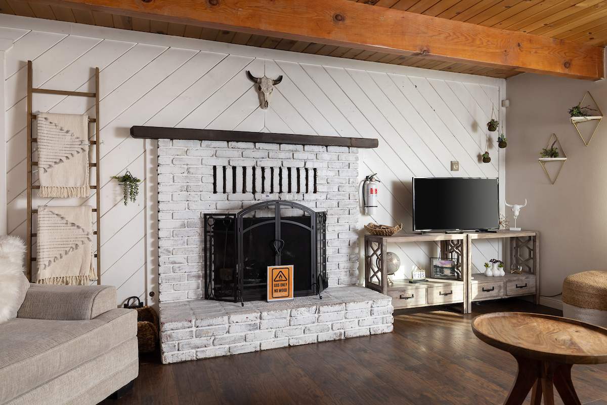 645 Villa Grove Ave 645 Villa Grove Ave