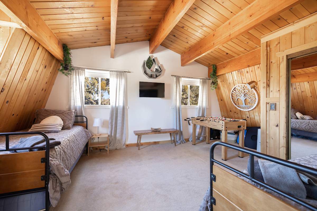 645 Villa Grove Ave 645 Villa Grove Ave