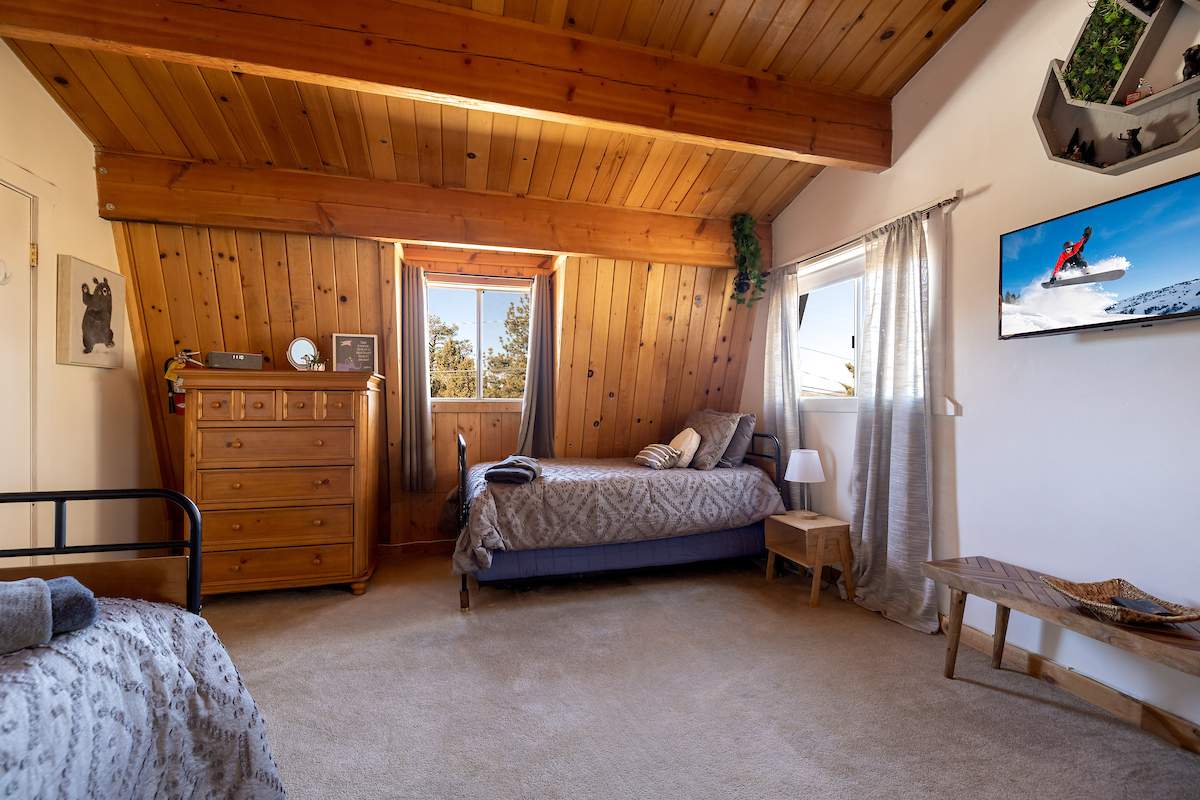 645 Villa Grove Ave 645 Villa Grove Ave