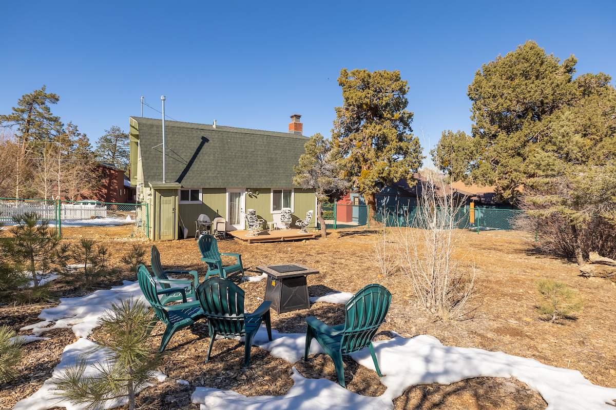 645 Villa Grove Ave 645 Villa Grove Ave