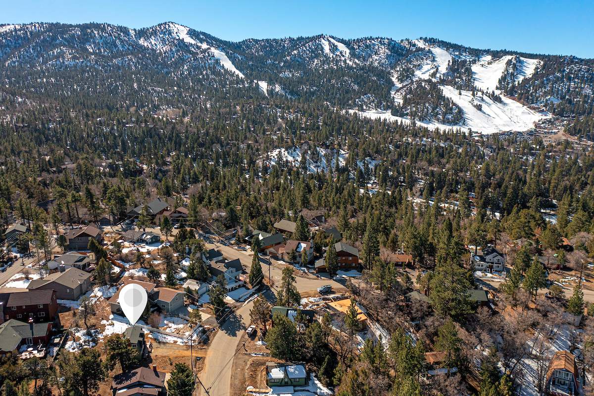 645 Villa Grove Ave 645 Villa Grove Ave