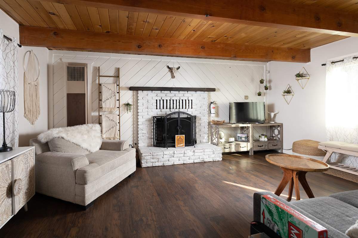 645 Villa Grove Ave 645 Villa Grove Ave