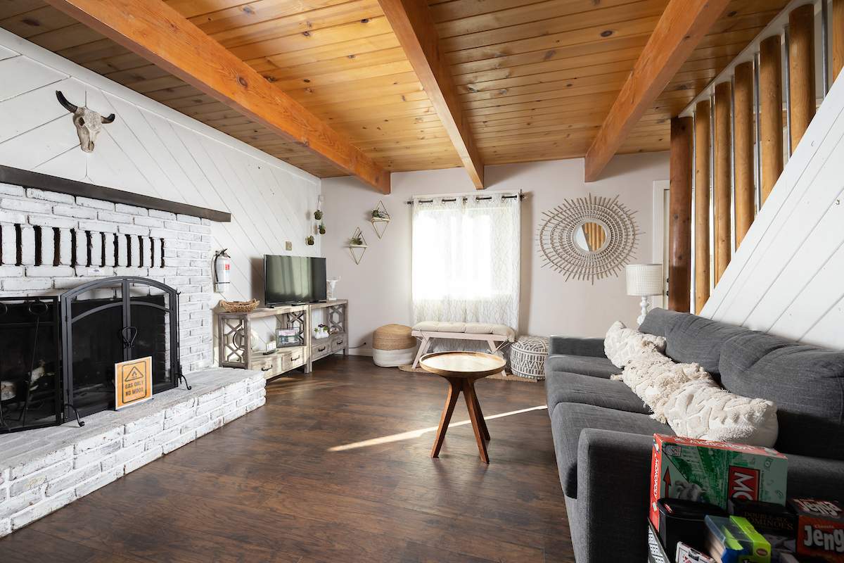 645 Villa Grove Ave 645 Villa Grove Ave