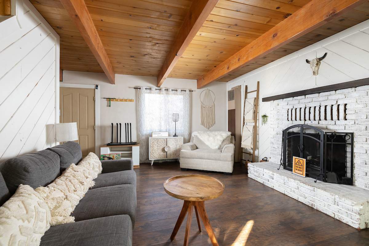 645 Villa Grove Ave 645 Villa Grove Ave