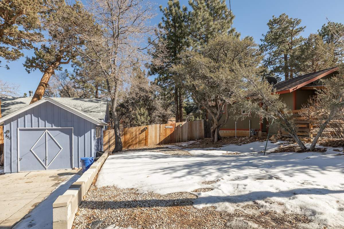 853 Leonard Ln 853 Leonard Ln