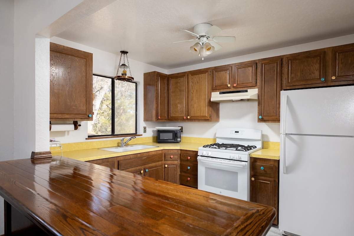 853 Leonard Ln 853 Leonard Ln