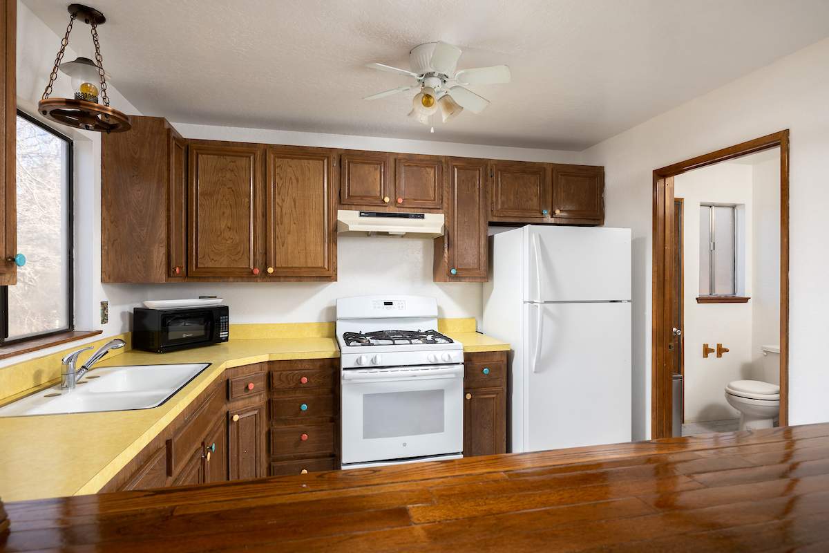 853 Leonard Ln 853 Leonard Ln