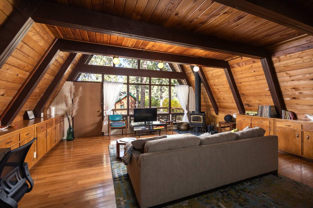 409 W Aeroplane Blvd 409 W Aeroplane Blvd