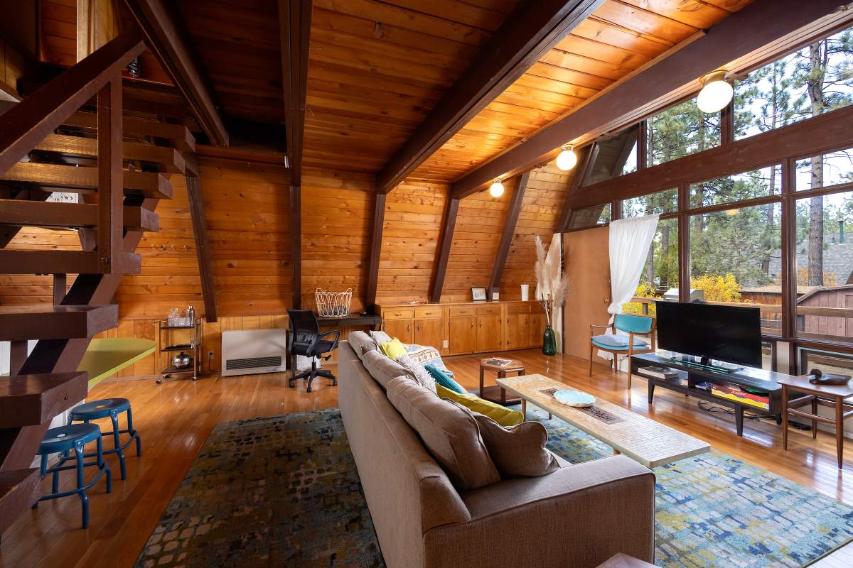 409 W Aeroplane Blvd 409 W Aeroplane Blvd