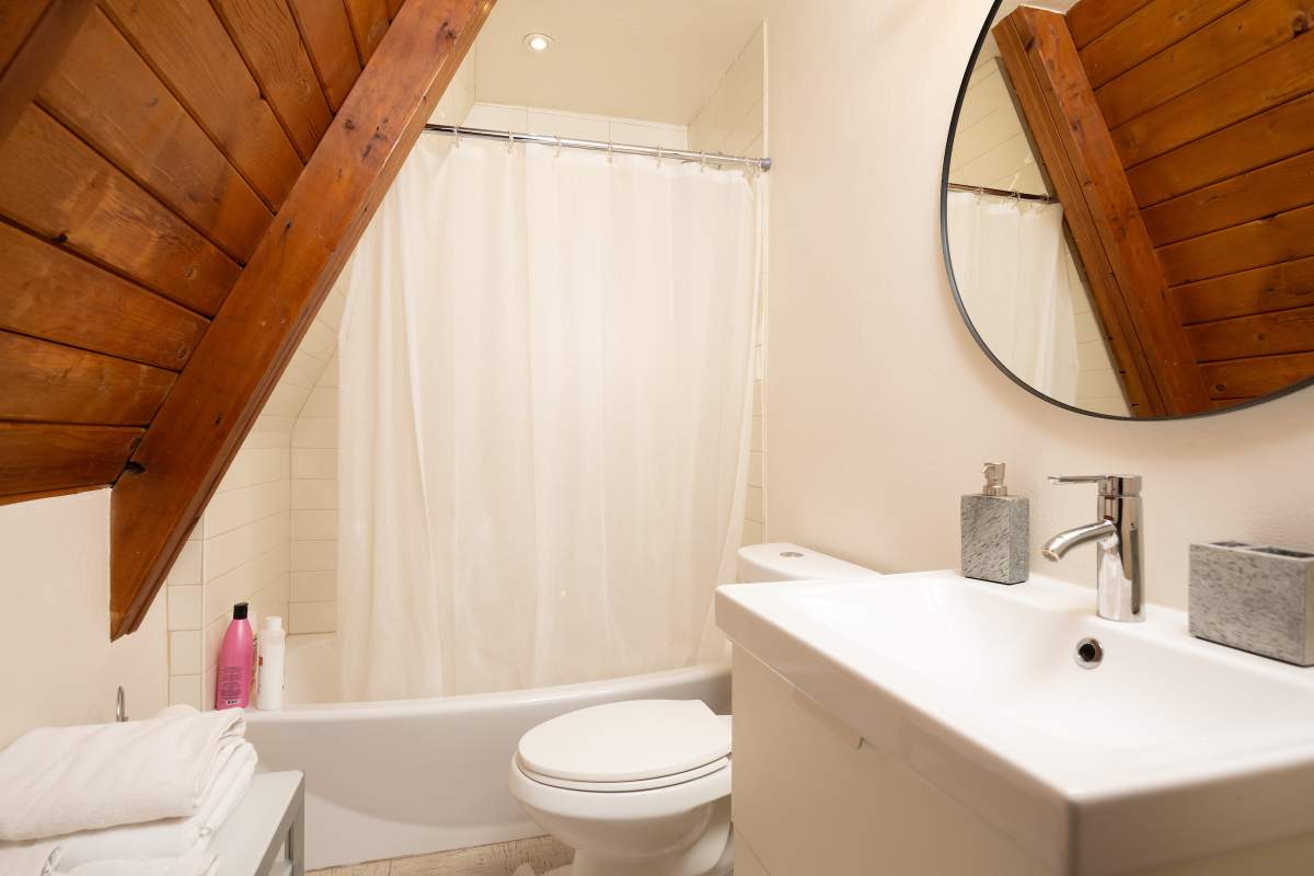 409 W Aeroplane Blvd 409 W Aeroplane Blvd