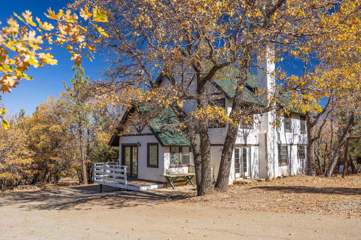 815 Needle Ln 815 Needle Ln