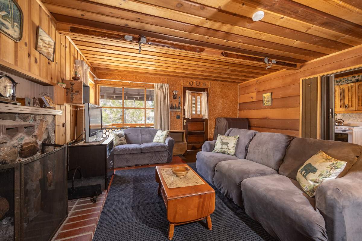 562 Wanita Ln 562 Wanita Ln