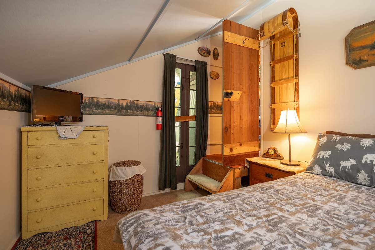 562 Wanita Ln 562 Wanita Ln