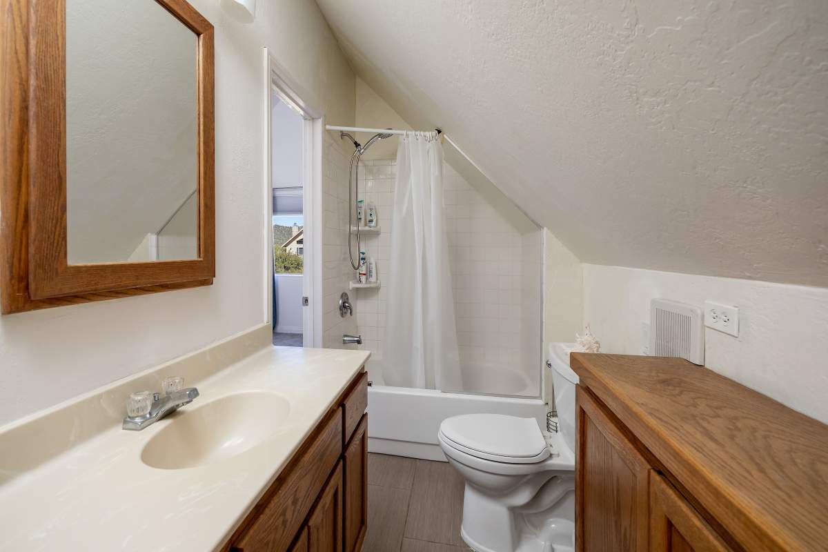 862 Spruce Ln 862 Spruce Ln