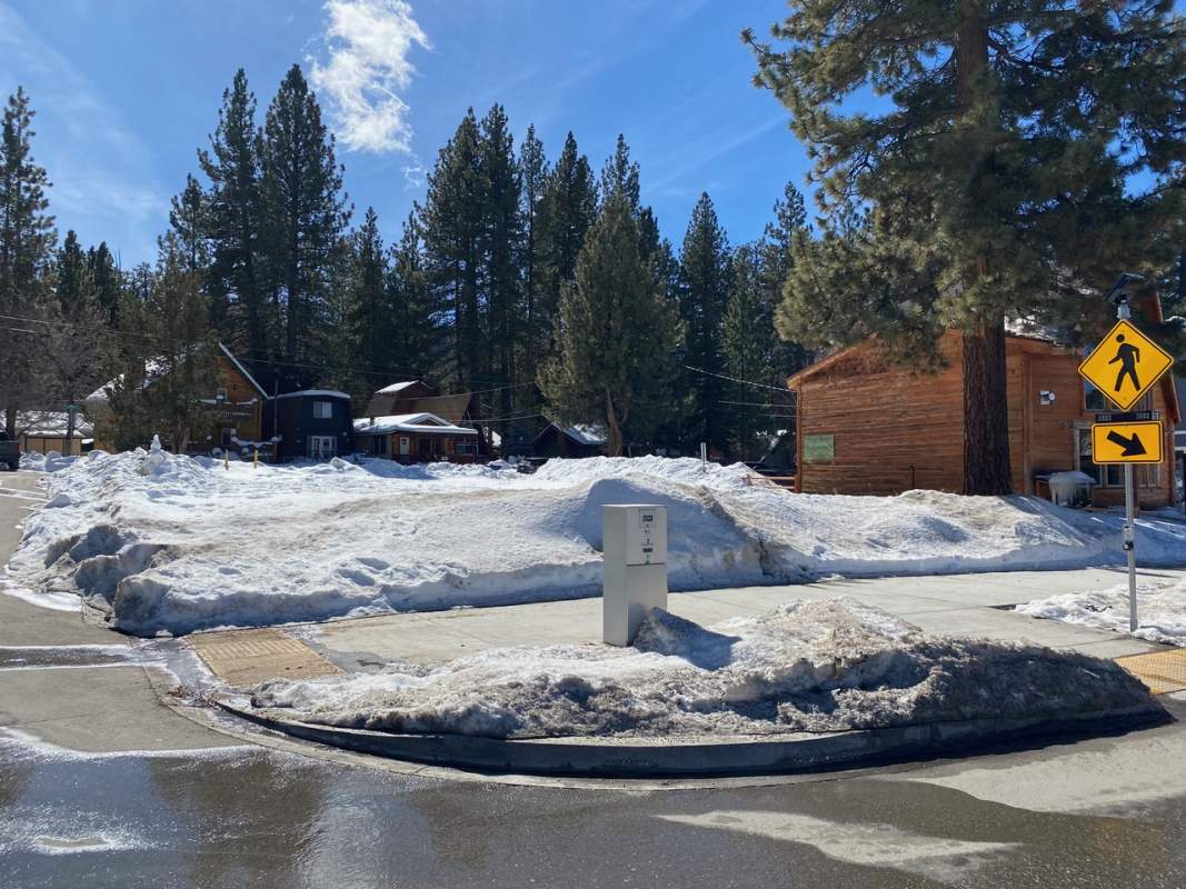 42689 Moonridge Rd 42689 Moonridge Rd